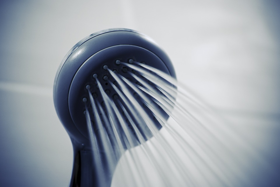 Как часто нужно мыть голову и тело: сколько раз в неделю мыться мужчине shower-1027904_960_720
