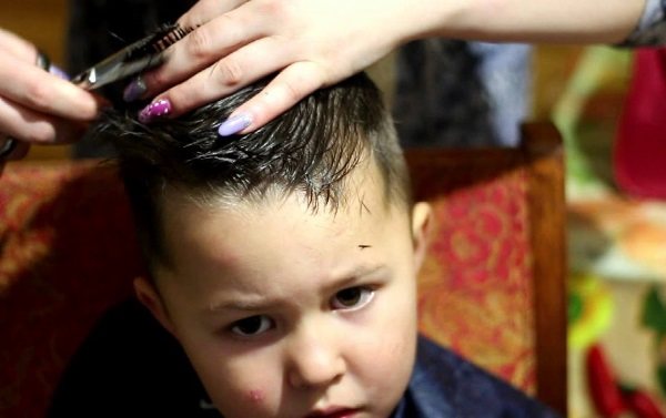 Мужская прическа бобрик – фото, разновидности, кому подходит, примеры у звезд. Стрижка бобрик: фото мужской прически бобер, технология выполнения, история возникновения, кому подходит, можно ли сделать самостоятельно, пошаговая инструкция, способы укладки, примеры знаменитостей