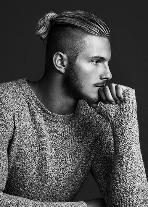 Стиль волос мужской 2020. Модная мужская стрижка «Man bun» на длинные волосы 2020. 300+ фотографий мужских причесок с пучком: топкнот (topknot) или мэн бун (man bun)