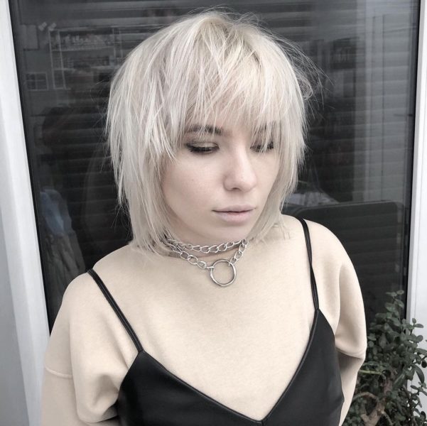 Бледная девушка
