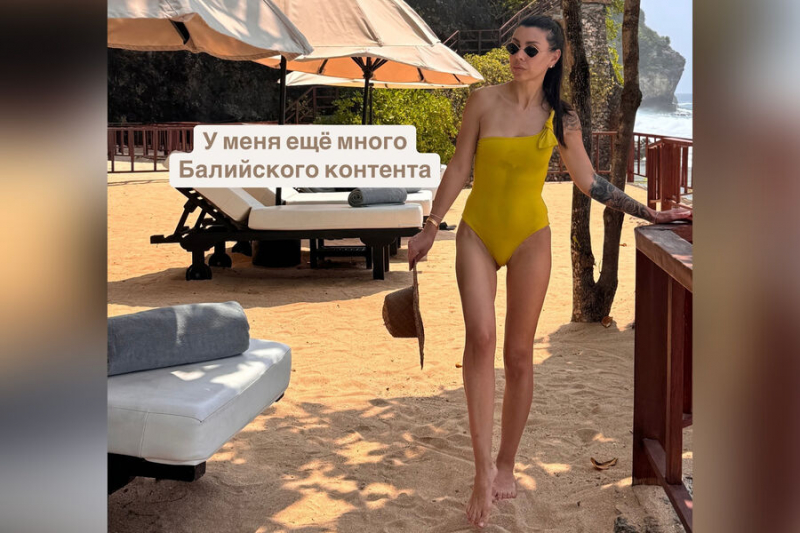 Турчанка продемонстрировала свою фигуру в модном купальнике