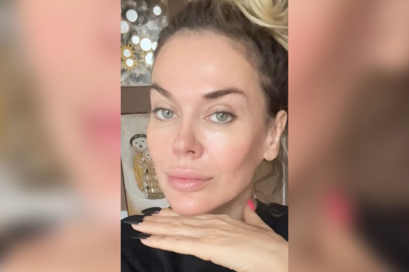 45-летняя звезда Hi-Fi показала, как выглядит с утра без макияжа