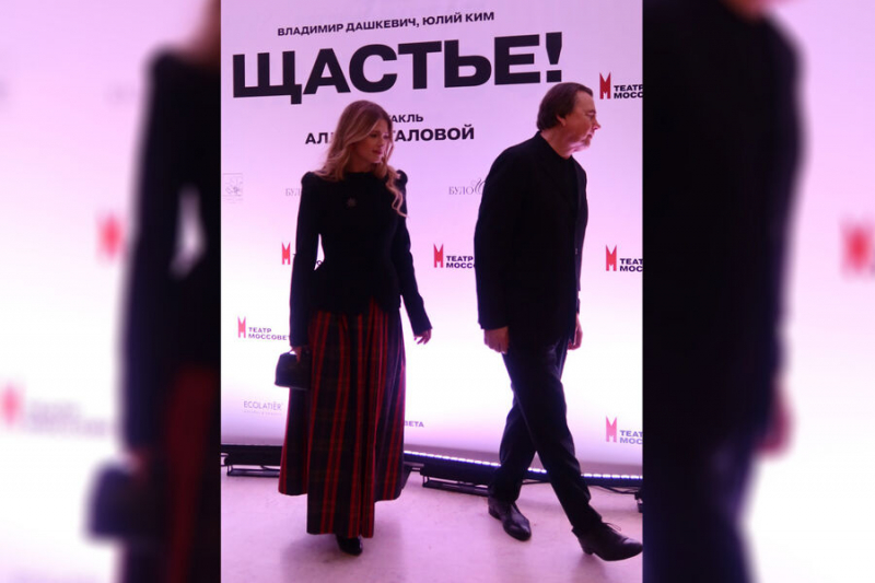 Константин Эрнст вышел в&nbsp;свет с&nbsp;женой, которая моложе его на&nbsp;27 лет