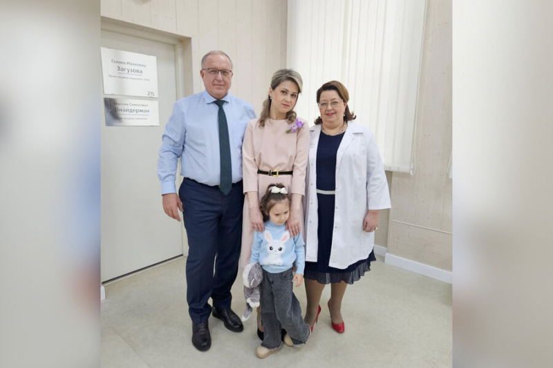 Врач показал россиянку, которая первая в&nbsp;стране родила ребенка после двойной транспланции