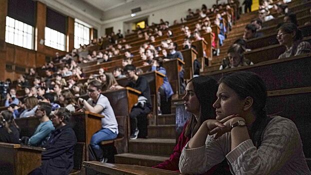 Какие факторы влияют на выбор профессии выпускников
