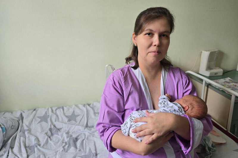 Российские врачи спасли недоношенную девочку, родившуюся с весом 930 граммов