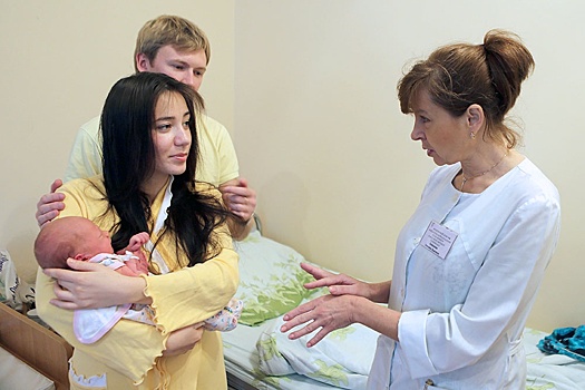 Студентам предложат пройти школу будущих родителей
