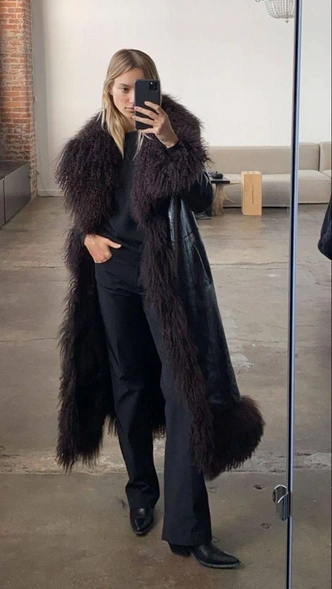 Главный тренд зимы-2026: дубленка в стиле бохо-шик