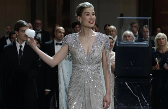 Как платье-кейп Lady Lotus от Jenny Packham стало показателем эталонного вкуса